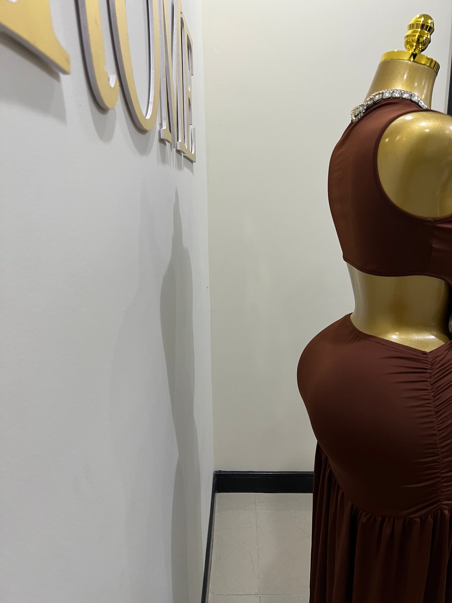 Attached Nara Seashell Split Dress (Brown)