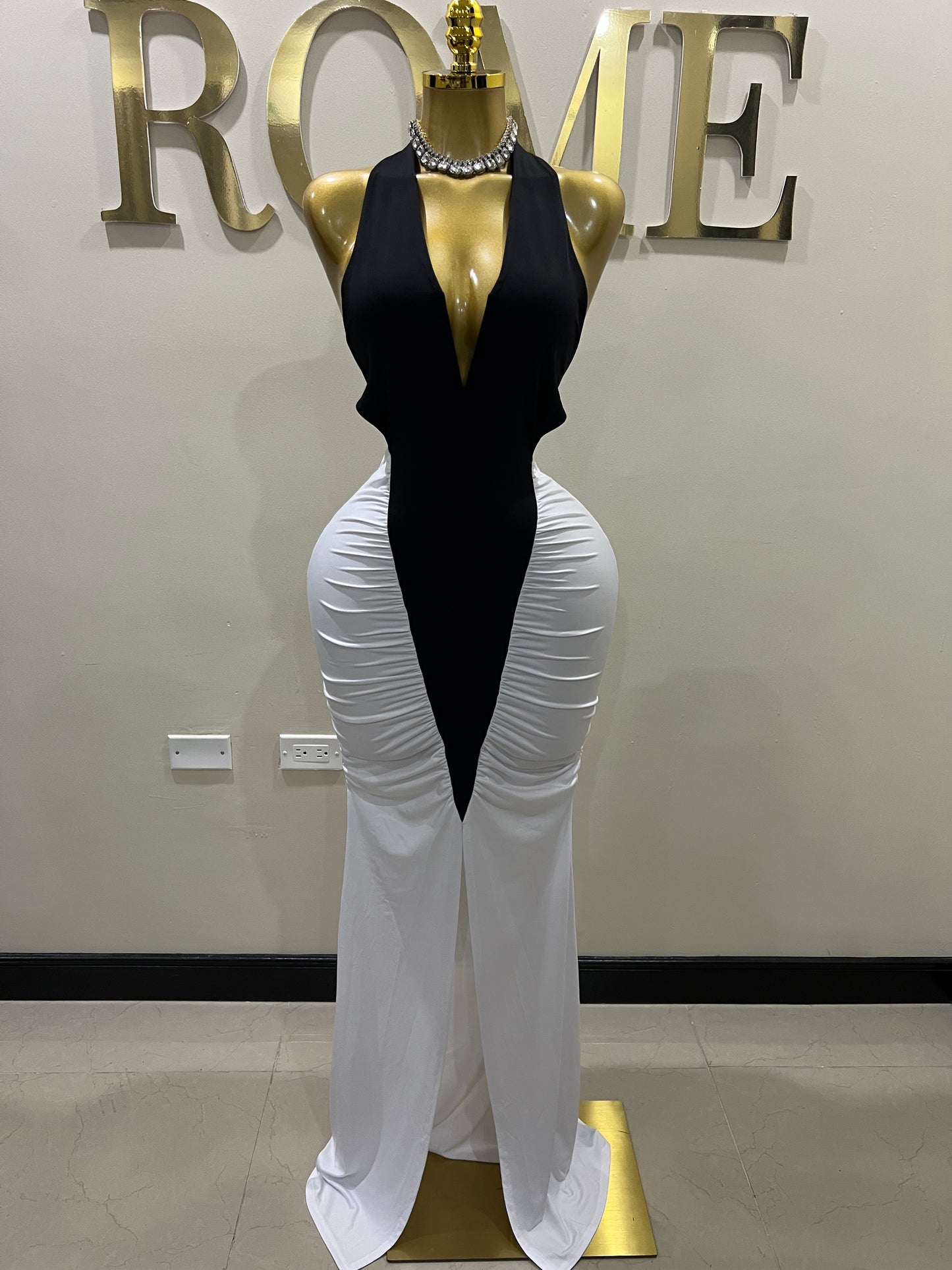 Tamia Hourglass Deep V Dress (Black)