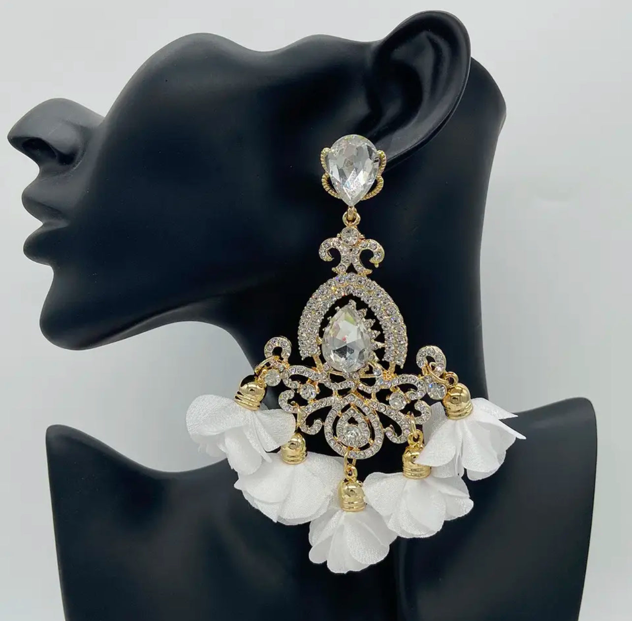 Prescilla Flower Earrings (White)