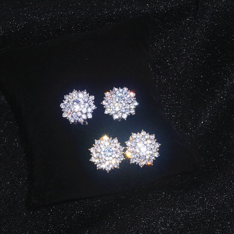 Bella Flower Crystal Knob Earrings (Silver)