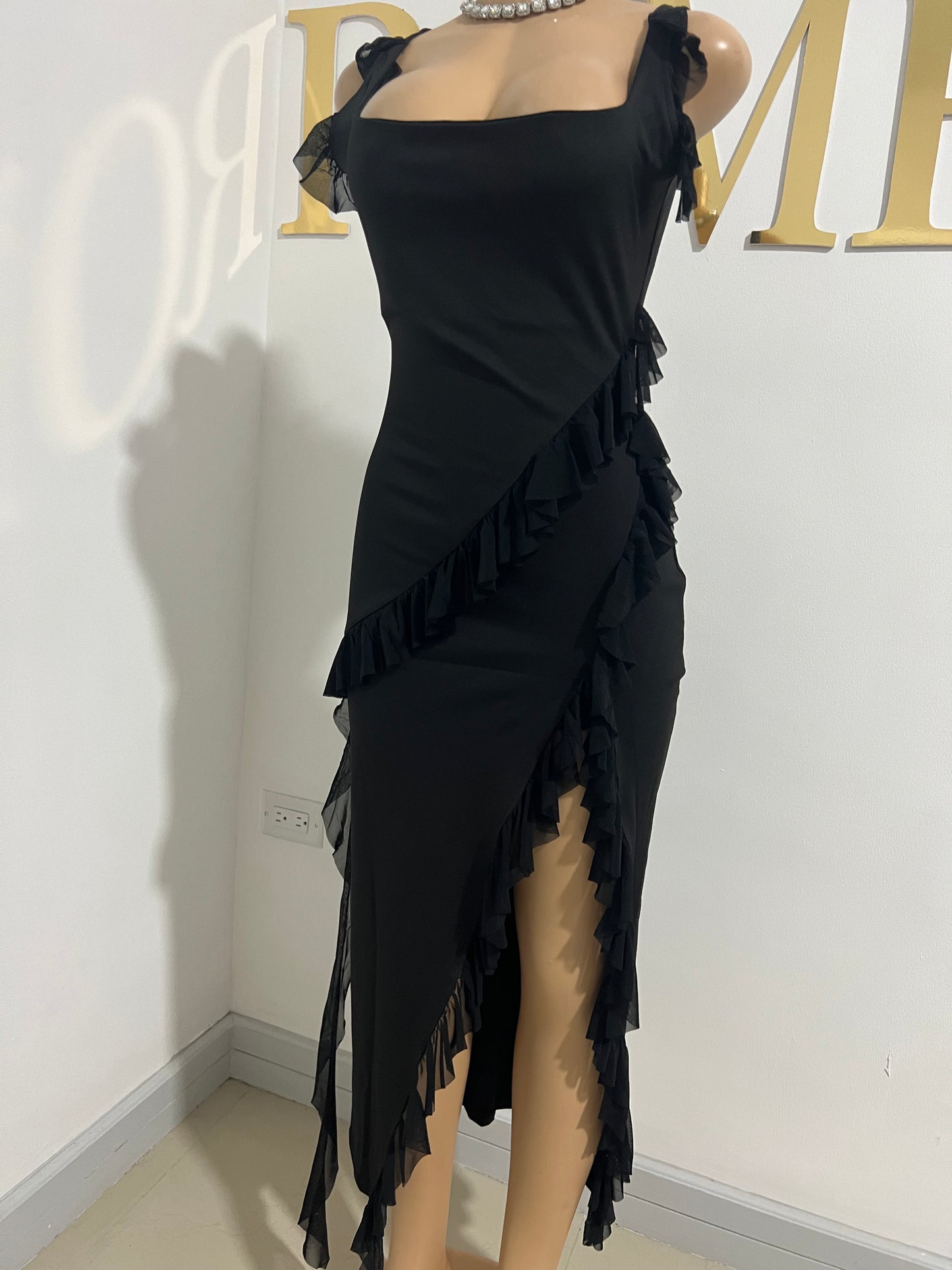 Celine Ruffle Dress (Black)