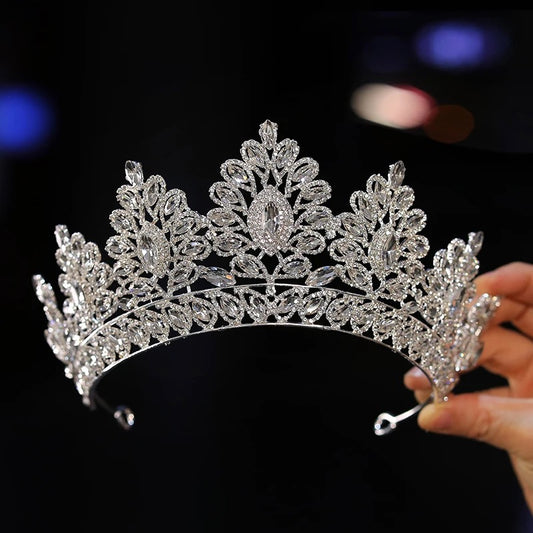 Crystal Tiara Crown K (Silver)