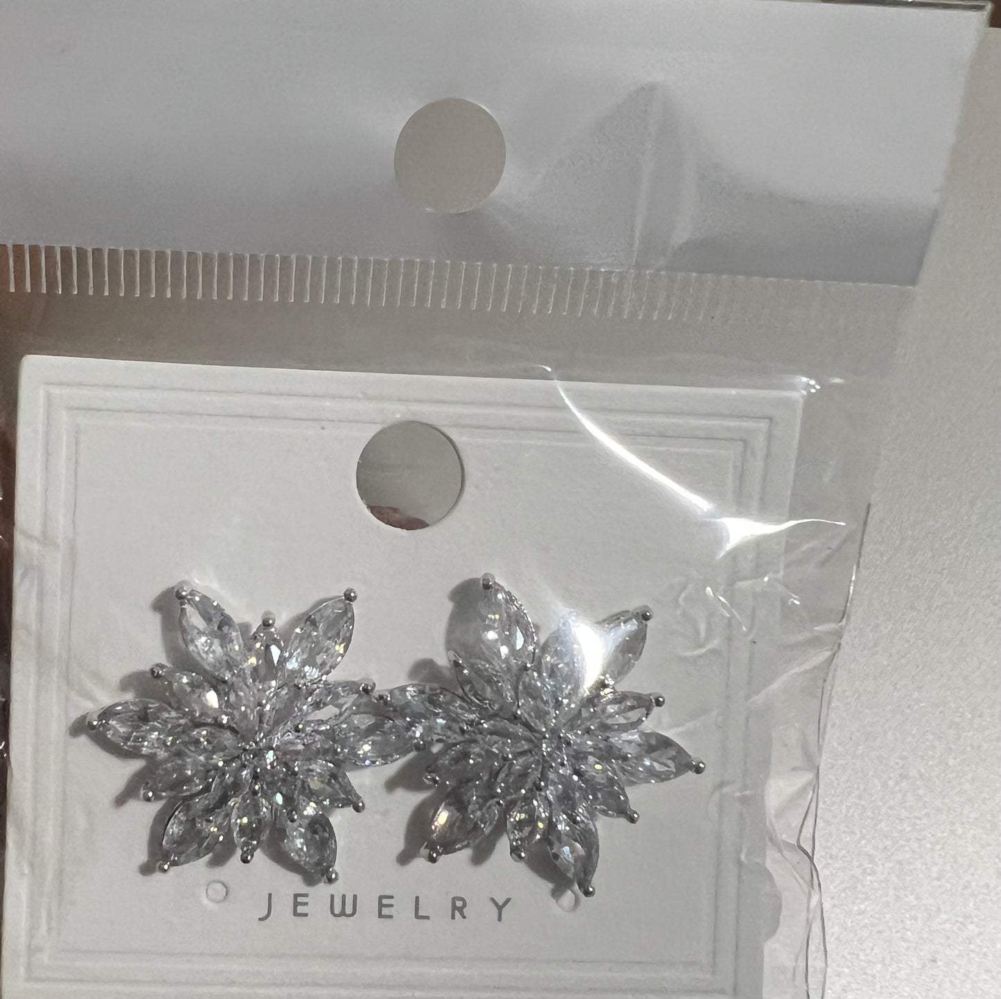 Star Flower Crystal Earrings (Silver)