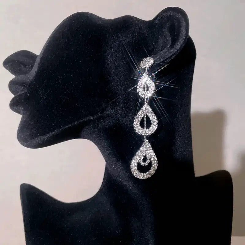 Alice Crystal Earrings (Silver)