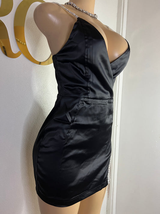 Becca V Dress (Black)