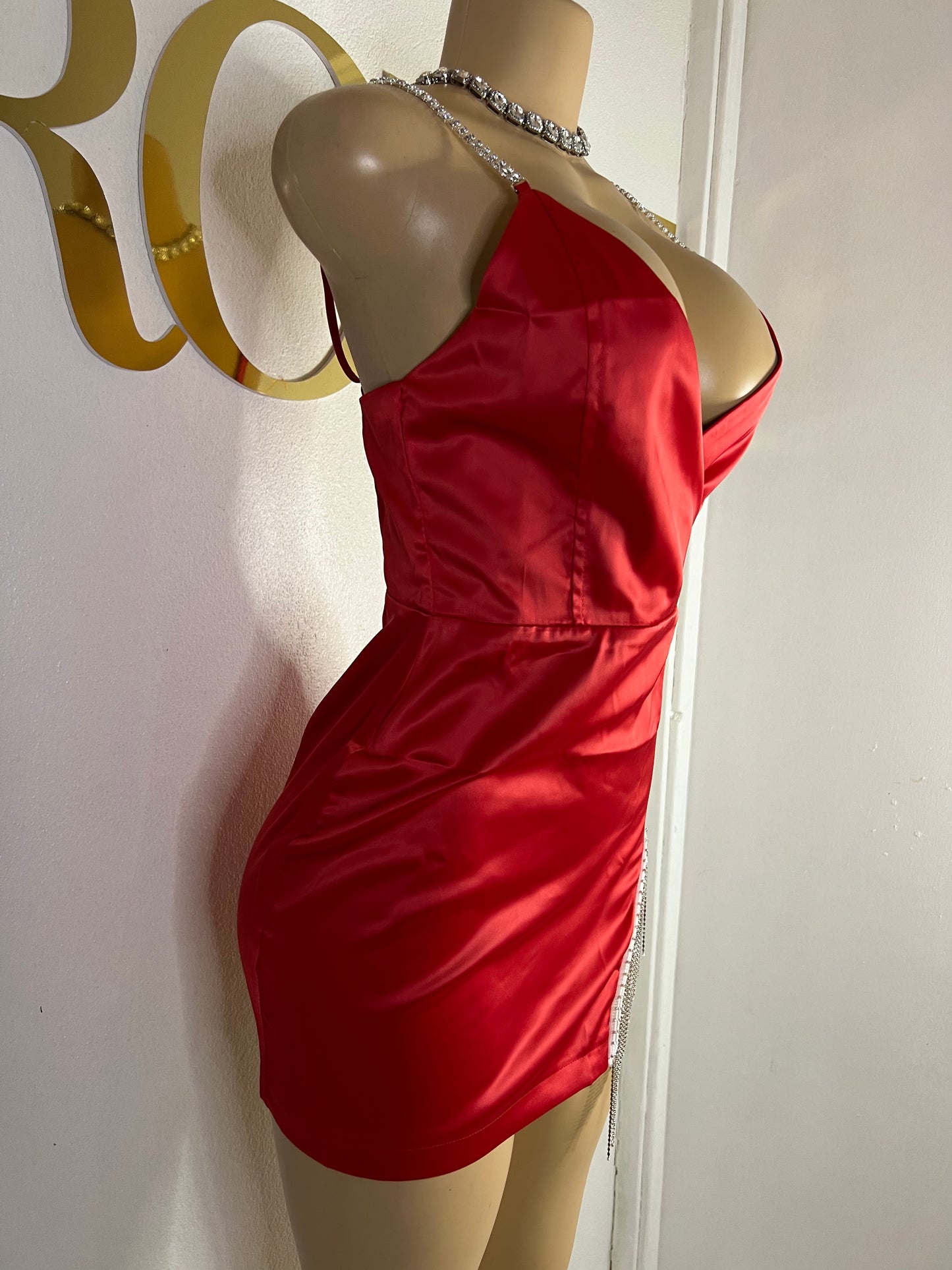 Becca V Dress (Red)